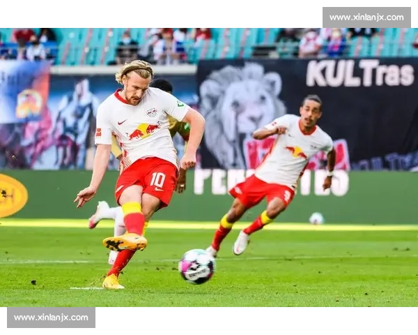 沙尔克04主场迎战莱红牛德甲焦点对决前瞻分析战术博弈与走势解读